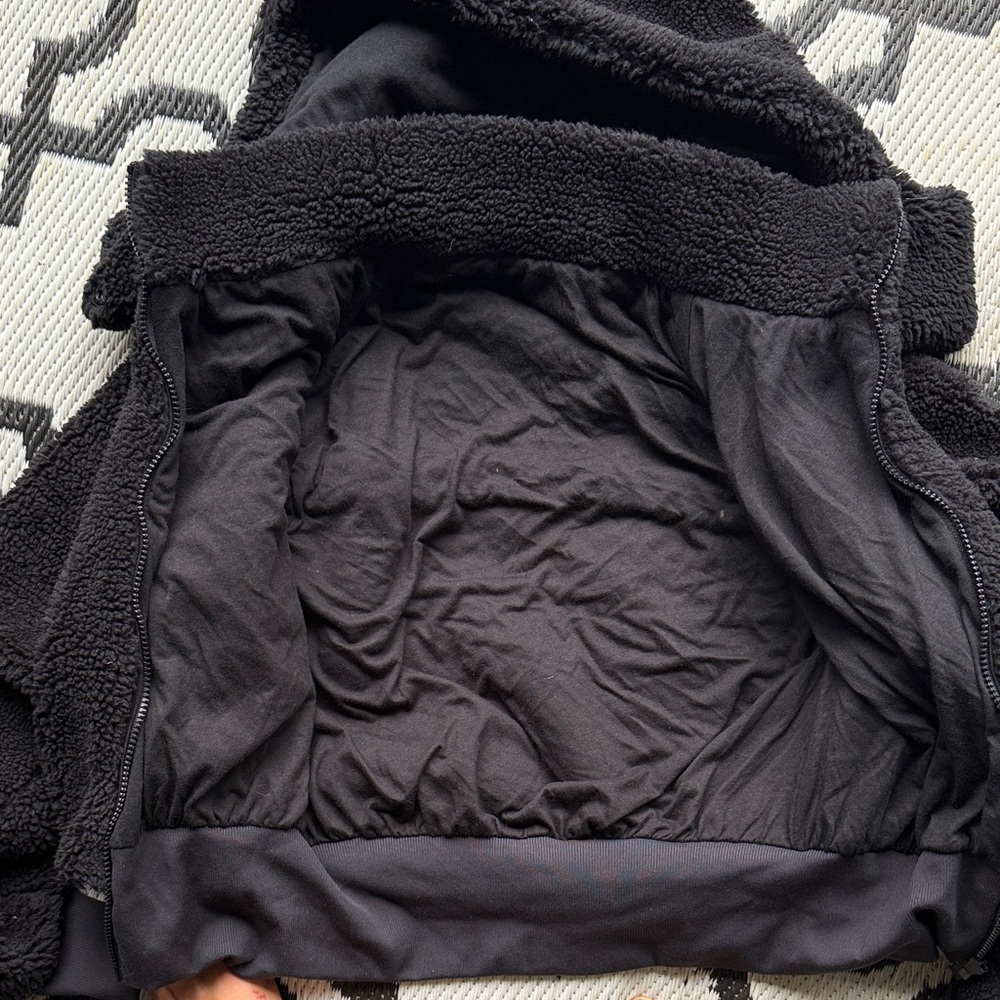 ALO Yoga Black Kids Puffer Jacket - Picture 5 of 5